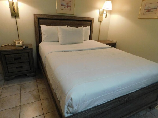 Drifter Motel image 26