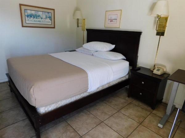 Drifter Motel image 29