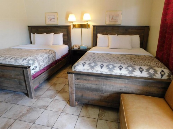 Drifter Motel image 41