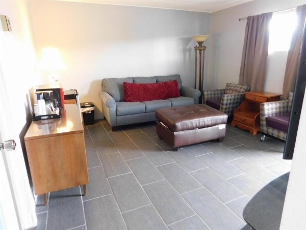 Drifter Motel image 51